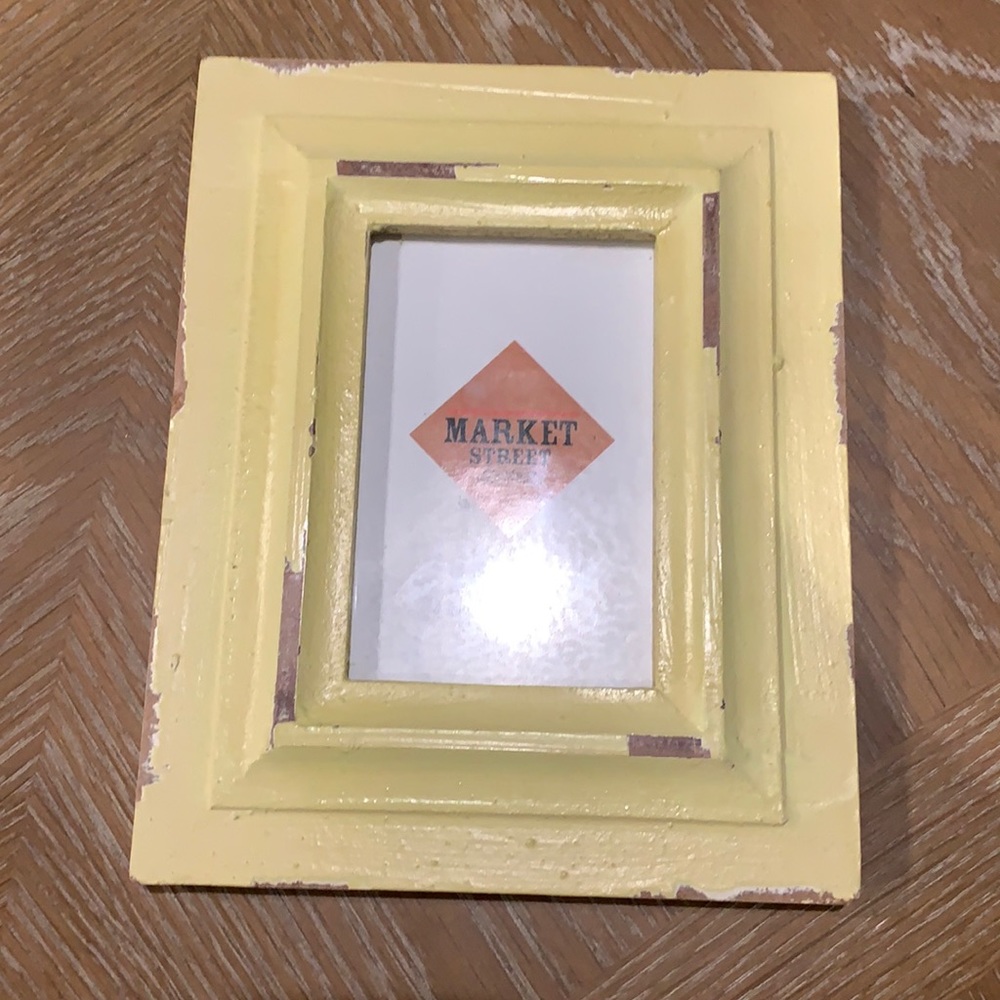 Distressed yellow picture frame 4x6